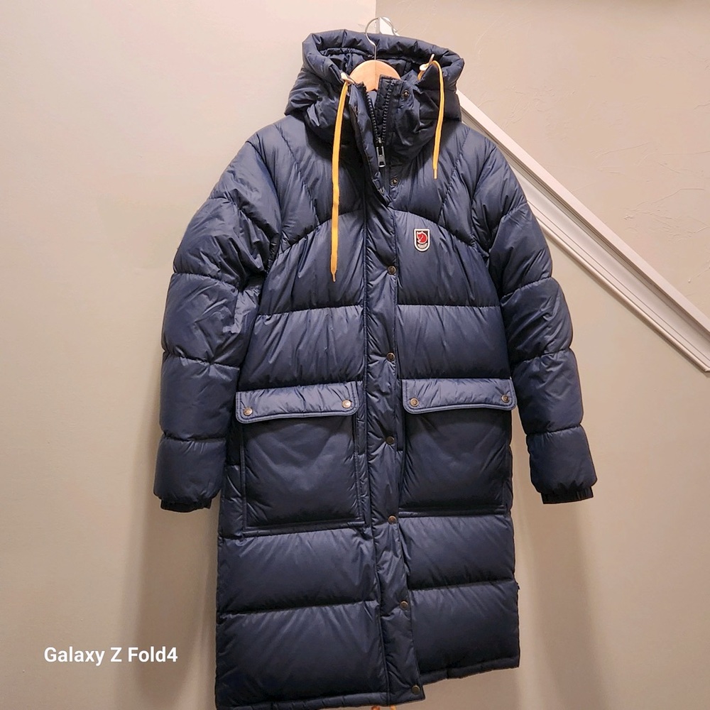 Fjallaven Warmest expedition parka NAVY color Medium size-Excellent condition